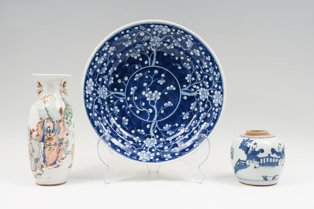 3 PIECE CHINESE PORCELAIN BOWL AND VASES (1 of 8)