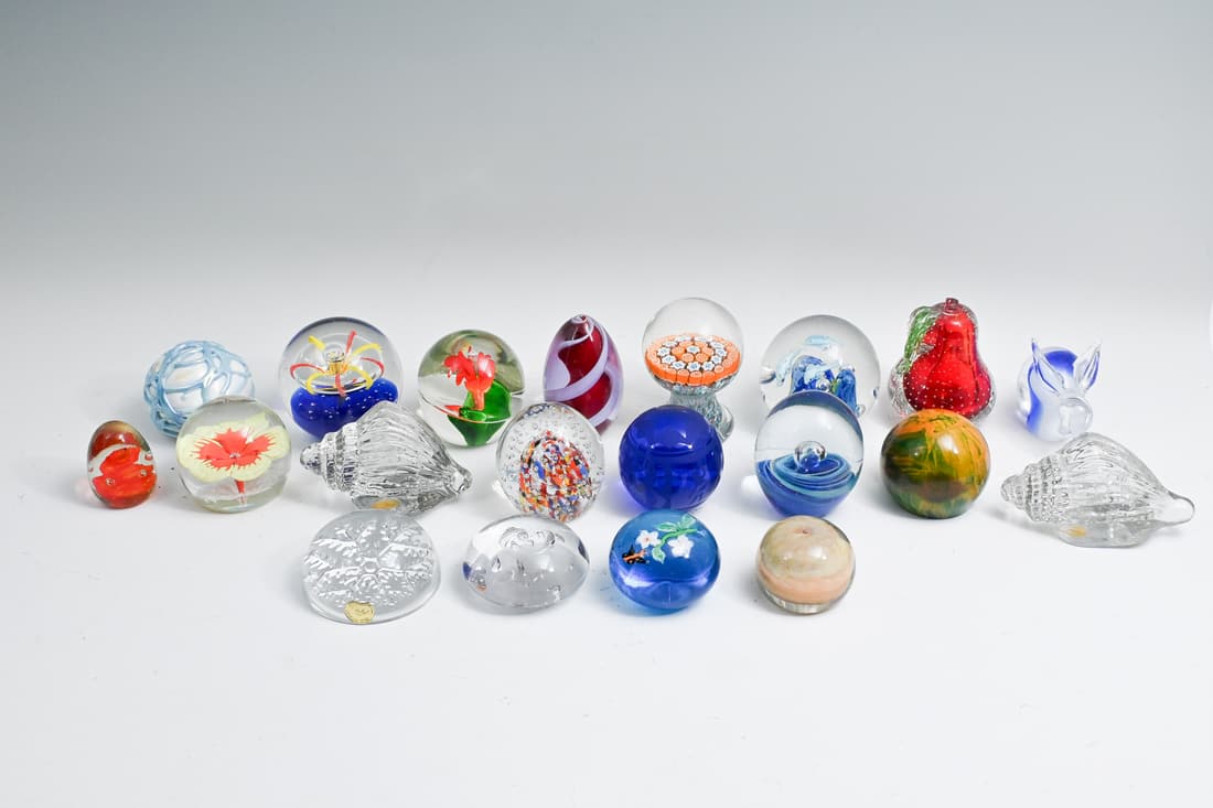 20 PC. ART GLASS PAPERWEIGHTS COLLECTION (1 of 4)