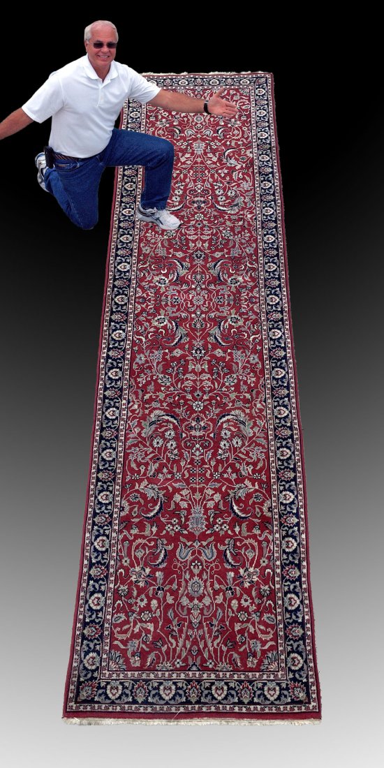 ESTATE ORIENTAL RUNNER SAROUK DESIGN: ESTATE ORIENTAL RUNNER SAROUK DESIGN: 2'6 x 10'.