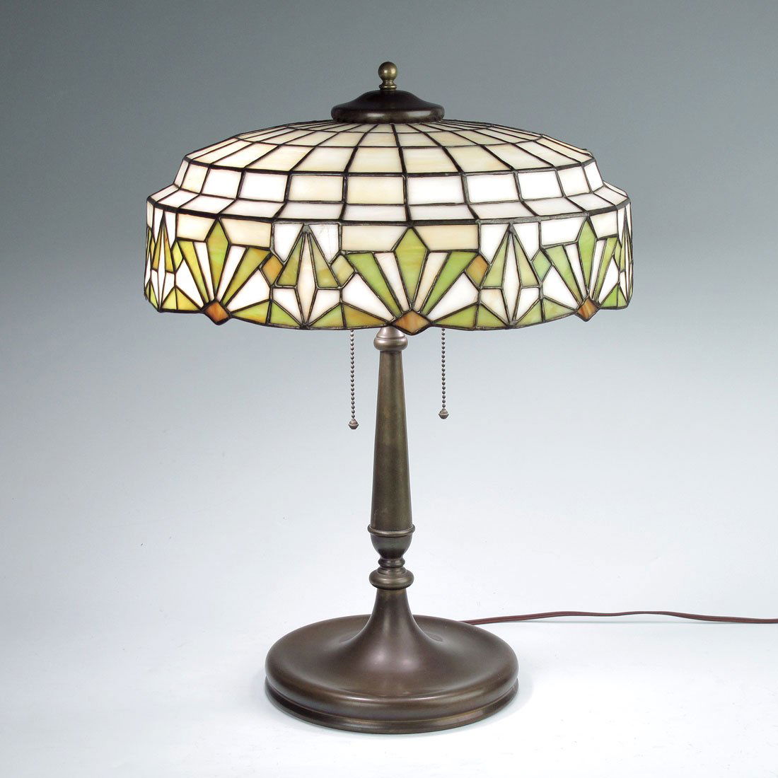 109 VINTAGE MILLER LEADED GLASS TABLE LAMP