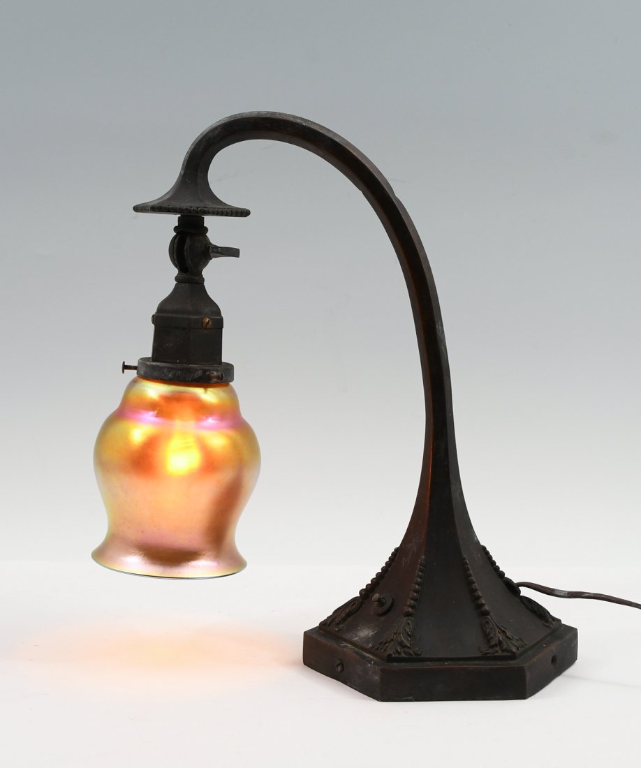 TIFFANY STYLE DESK LAMP (1 of 8)