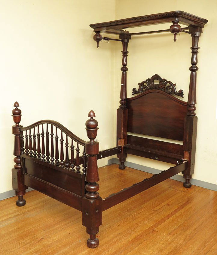 VICTORIAN TESTER BED: VICTORIAN TESTER BED: Top section with rope twist decoration, downward spire finial, turned supports. Headboard with carved crest. Foot board with turned spindles and spire finials. Family history rec