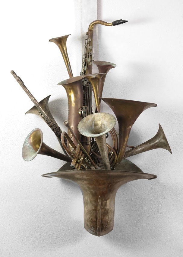 MUSICAL INSTRUMENT WALL FOUNTAIN: MUSICAL INSTRUMENT WALL FOUNTAIN: A unique wall fountain created by welding various brass instruments together with a tuba horn as a water reservoir. Perfect for that special musician in your life. Ap