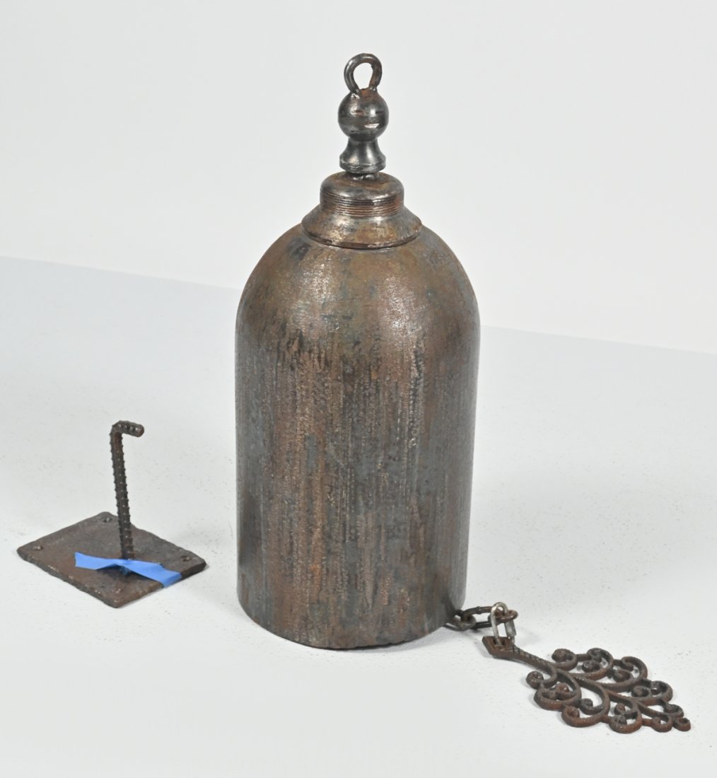 HAMMERED METAL GONG / BELL (1 of 4)