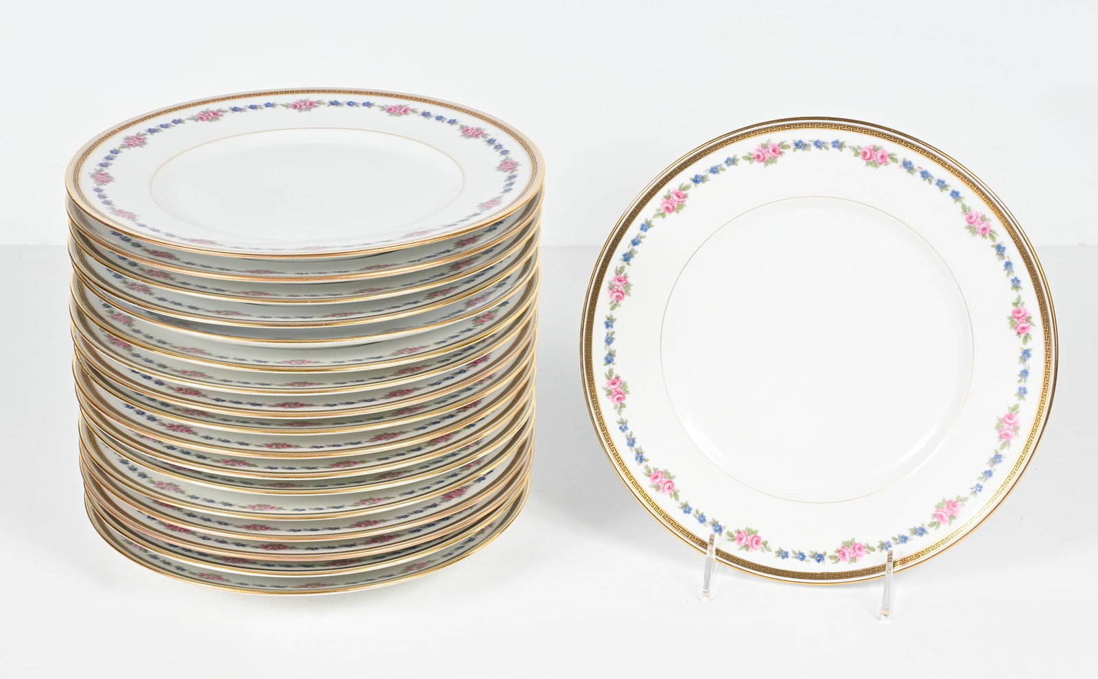 18 PC. FRENCH L. BERNARDAUD LIMOGES LUNCHEON PLATE: 18 PC. FRENCH L. BERNARDAUD LIMOGES LUNCHEON PLATES: A set of 18 Bernardaud & Co. Limoges France luncheon plates with gilt trim and floral garland along the border. Each with green ''B & Co. France''