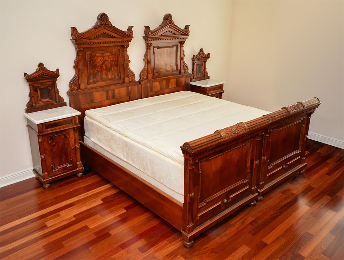 FINE CARVED  VICTORIAN BEDROOM SET (1 of 11)