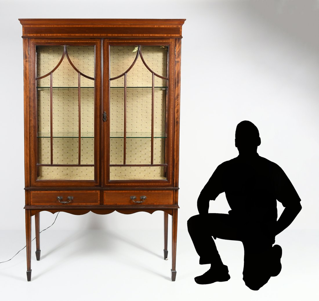 MAHOGANY HEPPLEWHITE STYLE CHINA CABINET (1 of 8)