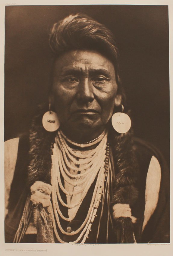 CURTIS PHOTOGRAVURE CHIEF JOSEPH-NEZ PERCE: CURTIS, Edward, (American, 1868-1952): "Chief Joseph-Nez Perce", Photogravure, 22 1/4" x 17 3/4", titled lower left, #'d plate 256 upper left, from copyright photograph 1903 by E. Curtis, photogravure