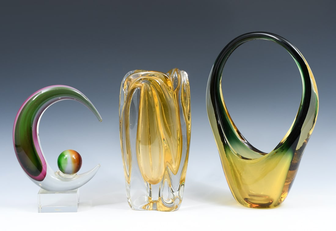3 PC. ART GLASS VASE, BASKET & SCULPTURE (1 of 7)