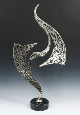 MODERN-STYLE ABSTRACT SCULPTURE