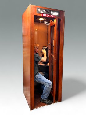 VINTAGE SOUTH CENTRAL BELL SYSTEM PHONE BOOTH