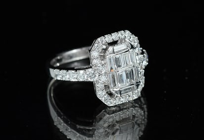 SPARKLING 18K 1.72 CTW DIAMOND RING