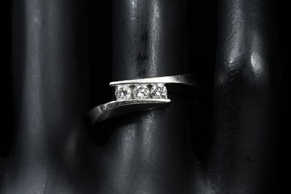 14K CHANNEL SET DIAMOND RING