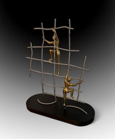 STRIVING UP STRUCTURE STYLE OF TOLLA INBAR