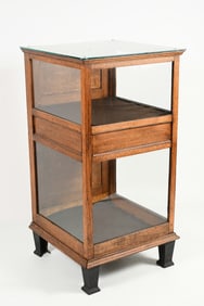 2-TIER OAK FLOOR DISPLAY
