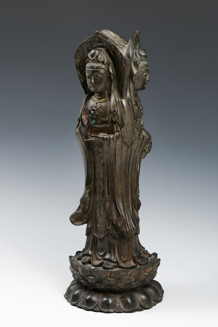 EARLY CHINESE BRONZE GUANYIN SCULPTURE (1 of 5)