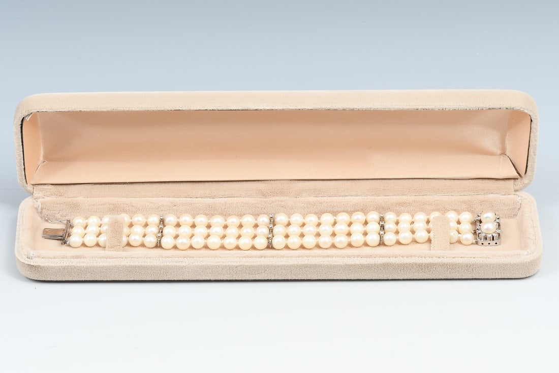 18K 3-STRAND CULTURED PEARL BRACELET (1 of 6)