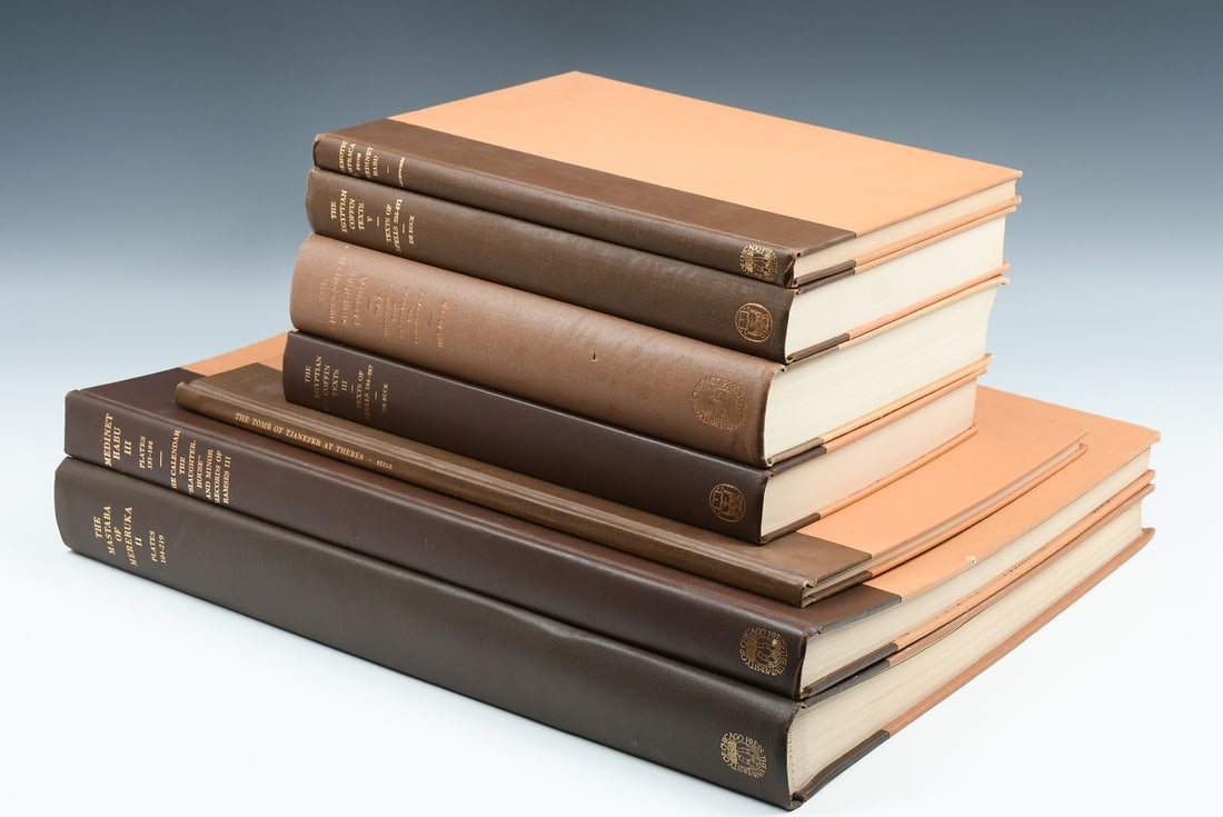 7 UNIVERSITY OF CHICAGO EGYPTOLOGY BOOKS (1 of 5)