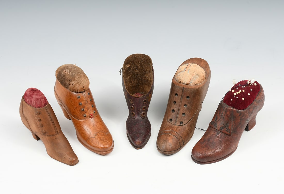 5PC. FOLK ART CARVED SHOE PINCUSHION LOT (1 of 3)