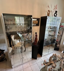 2 MIRRORED DISPLAY CABINETS