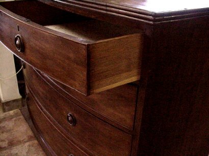 GEORGIAN MAHOGANY BOW FRONT CHEST OF DRAW - 3