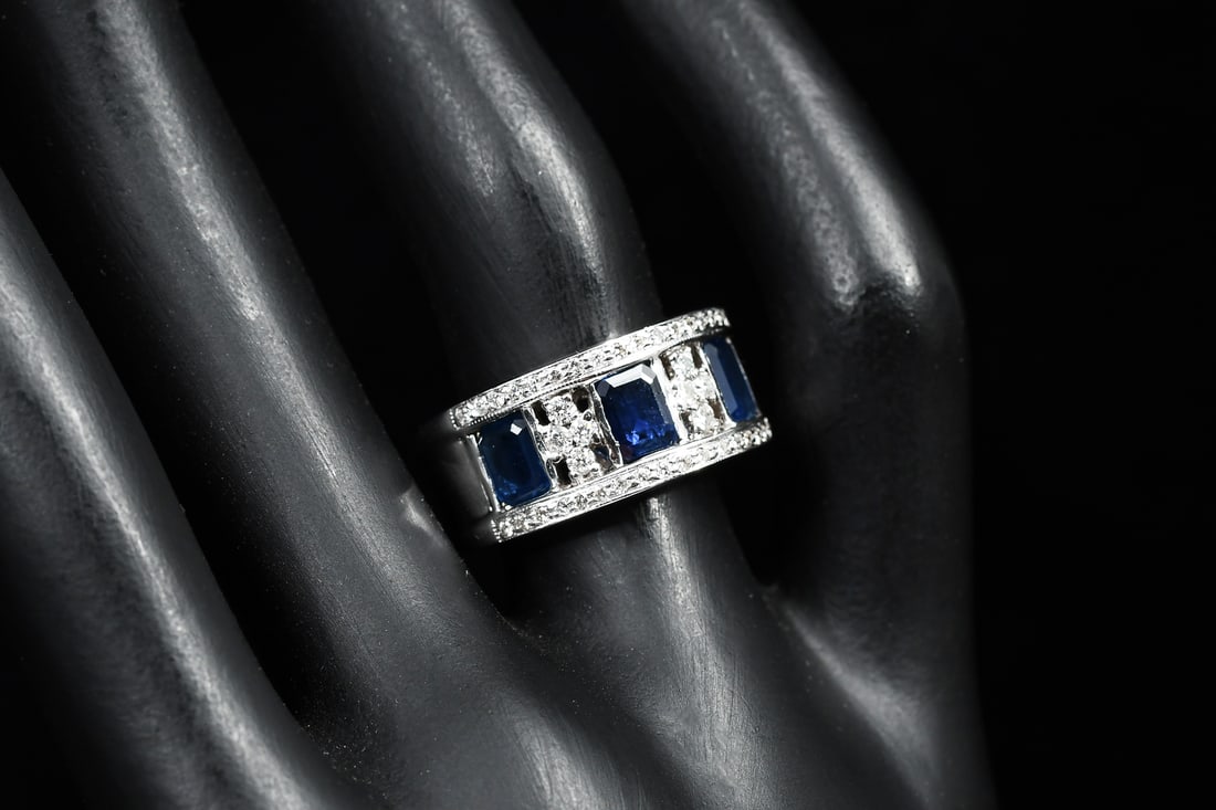 18K SAPPHIRE DIAMOND WIDE BAND (1 of 4)