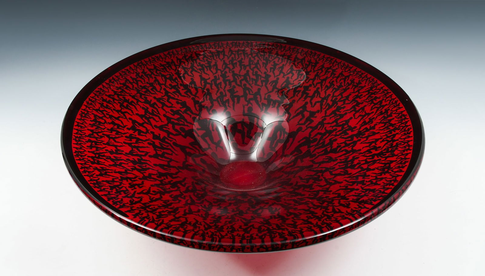 LARGE DUNCAN MCCLELLAN “MEN A MORPHIS” CONSOLE BOWL: LARGE DUNCAN MCCLELLAN “MEN A MORPHIS” CONSOLE BOWL: Approximately 20.125” in diameter, 7” in height, signed on the base.