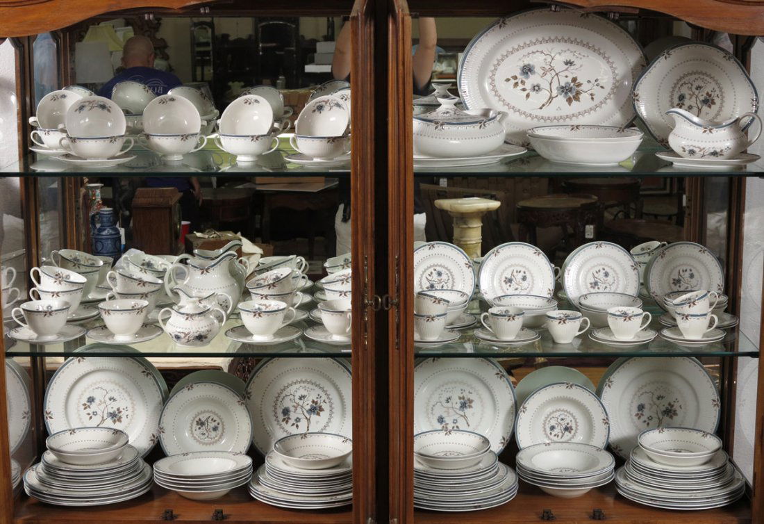 223 156 PC ROYAL DOULTON OLD COLONY CHINA