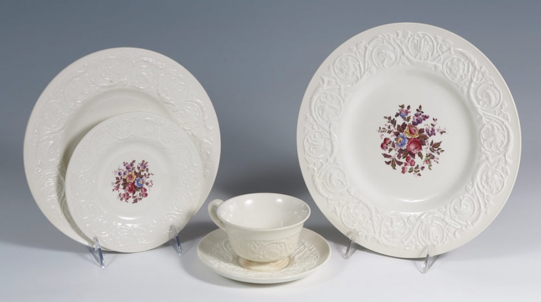 WEDGEWOOD PATRICIAN DINNER SERVICE: WEDGWOOD PATRICIAN DINNER SERVICE: Approx. 40 pieces to include 8 dinner plates (10 1/2"), 8 luncheon plates (9 1/4"), 8 bread plates, 8 tea cups and 8 saucers, round chop plate with chip (13").