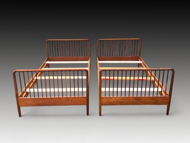 PAIR OF OLE WANSCHER ATTRIBUTED TEAK SINGLE BEDS