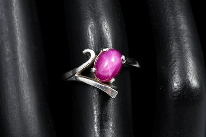 PLATINUM PINK STAR SAPPHIRE RING