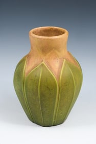 EARLY ROSEVILLE POTTERY "VELMOSS" VASE