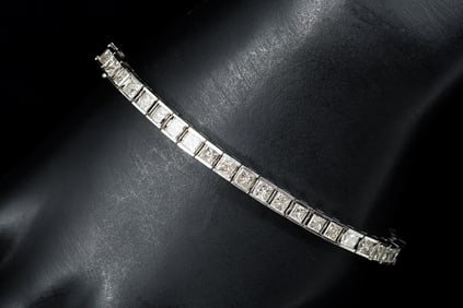 SUPERB 14K DIAMOND LINE BRACELET