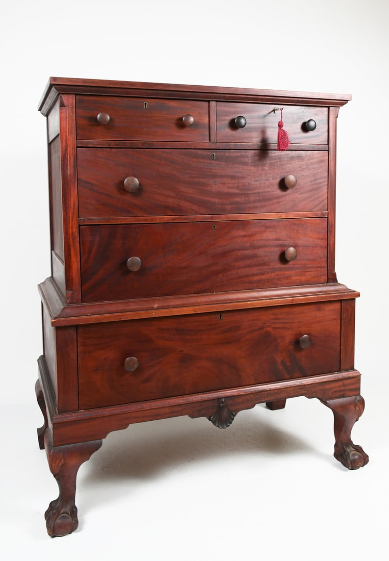 WIDDICOMB MAHOGANY CHEST OF DRAWERS: WIDDICOMB MAHOGANY CHEST OF DRAWERS: A Widdicomb Mahogany Chest with 2- Drawers over 3- Graduated Drawers. Raised on Cabriole legs with Nicely carved Claw on Ball feet. Approx. 50.5" h x 43" w x 24.75