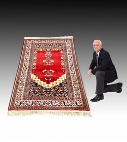 VIBRANT ESTATE TURKISH PRAYER CARPET