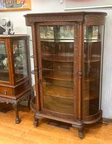 TIGER OAK TRIPLE BOW CHINA / CURIO CABINET