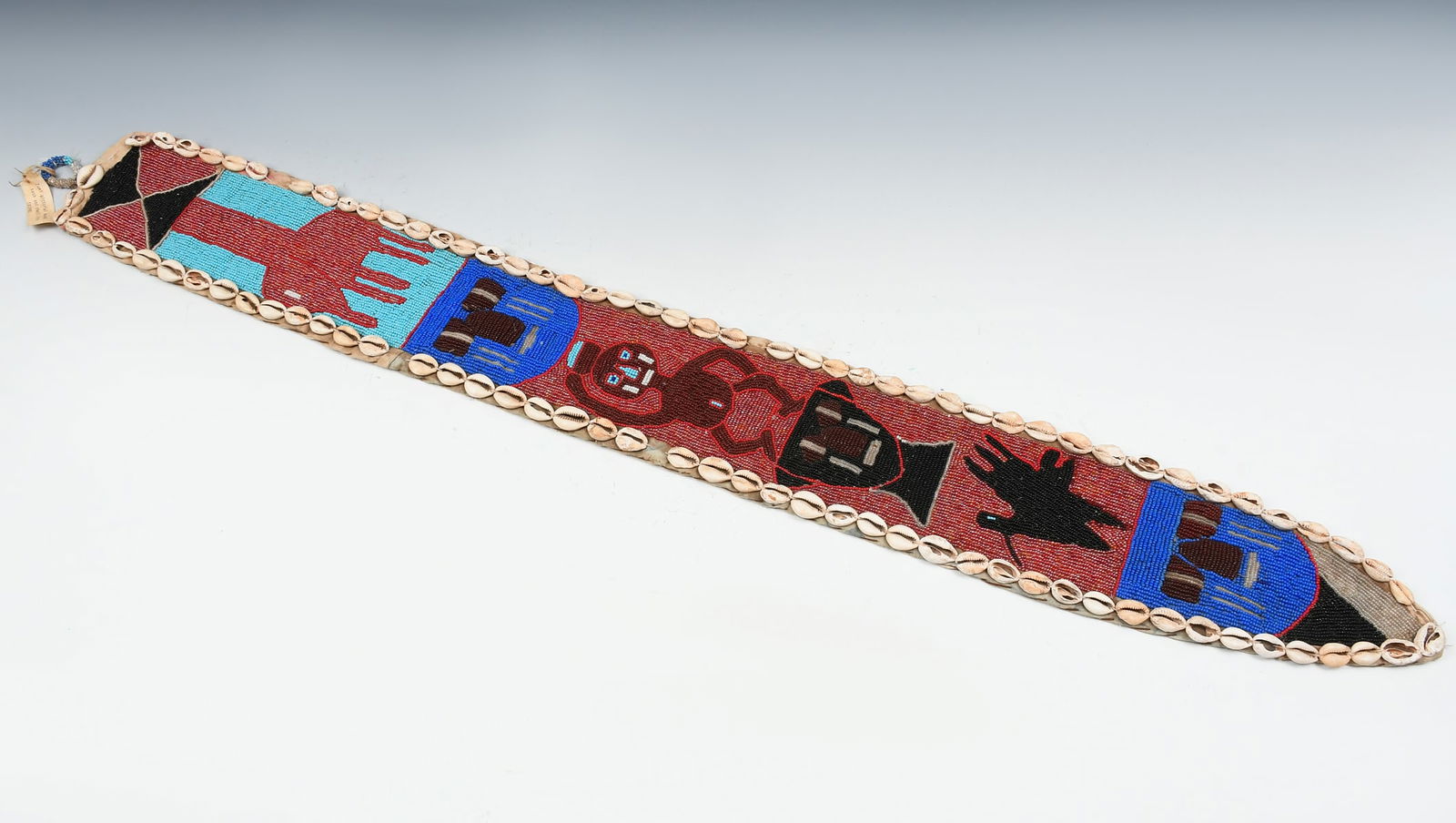 NATIVE AMERICAN ZUNI FIGURAL BEADED SASH (1 of 4)