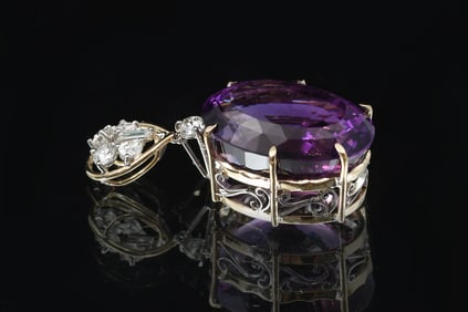 REGAL 18K AMETHYST & DIAMOND PENDANT