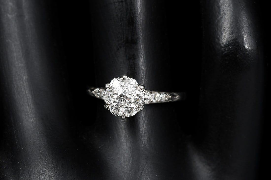 PLATINUM 20TH CENTURY SOLITAIRE RING (1 of 6)