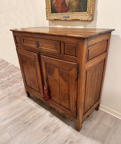 18TH-CENTURY COUNTRY FRENCH CHEST