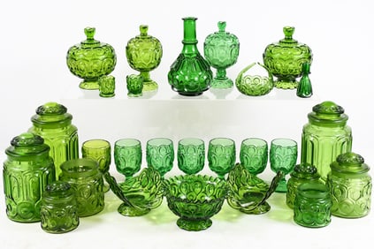 26 PC. L.E. SMITH GREEN MOON & STAR GLASSWARE