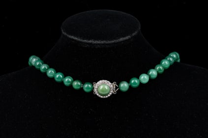 AVENTURINE QUARTZ BEADS / 18K DIAMOND CLASP