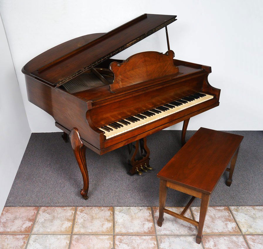 SCHUMANN PETITE GRAND PIANO