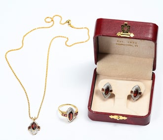 DELIGHTFUL 14K GOLD GARNET SUITE