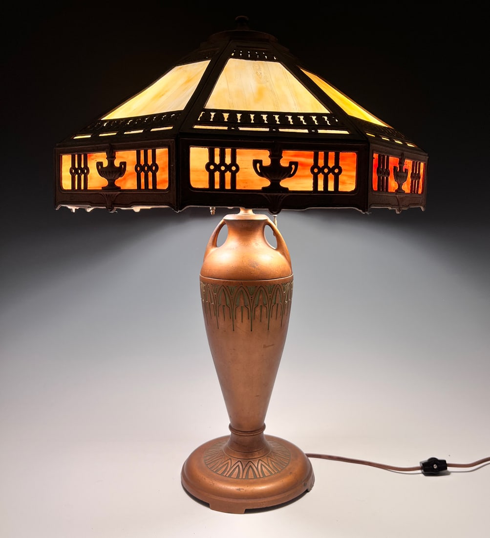 MOE BRIDGES SLAG GLASS LAMP (1 of 6)