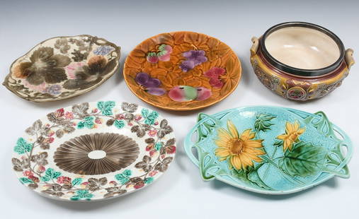 5 PC. MAJOLICA PLATTERS & BOWLS INCLUDING WEDGWOOD: 5 PC. MAJOLICA PLATTERS & BOWLS INCLUDING WEDGWOOD: Collection of decorative pottery pieces. Largest plate measures 12” in diameter. Bowl is a Wedgwood piece measuring 10” in diameter.