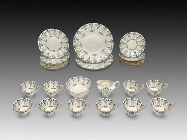 34 PC. ART NOUVEAU FOLEY ART CHINA