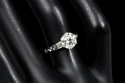ART DECO RING PLATINUM & DIAMOND
