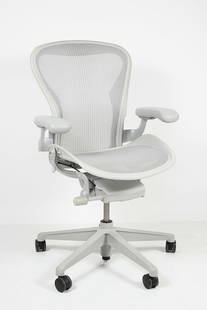 HERMAN MILLER AERON REMASTERED OFFICE CHAIR: HERMAN MILLER AERON REMASTERED OFFICE CHAIR: Medium size fully adjustable model, standard lumbar support, vinyl armrests. Approx. 41" h x 26" w x 26" d.