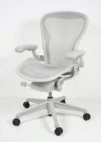 HERMAN MILLER AERON REMASTERED OFFICE CHAIR